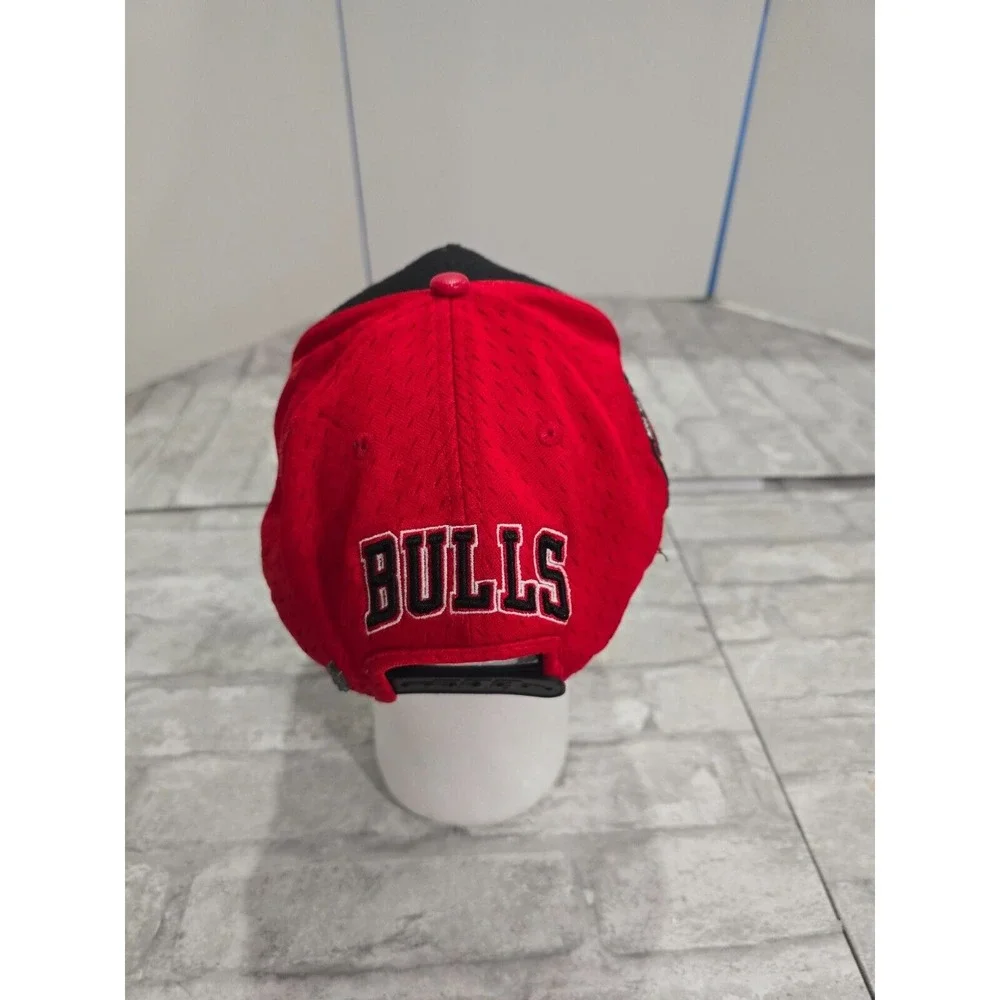 Chicago Bulls Mesh Pro Standard‎ Snapback Hat 6 time NBA Finals Champions